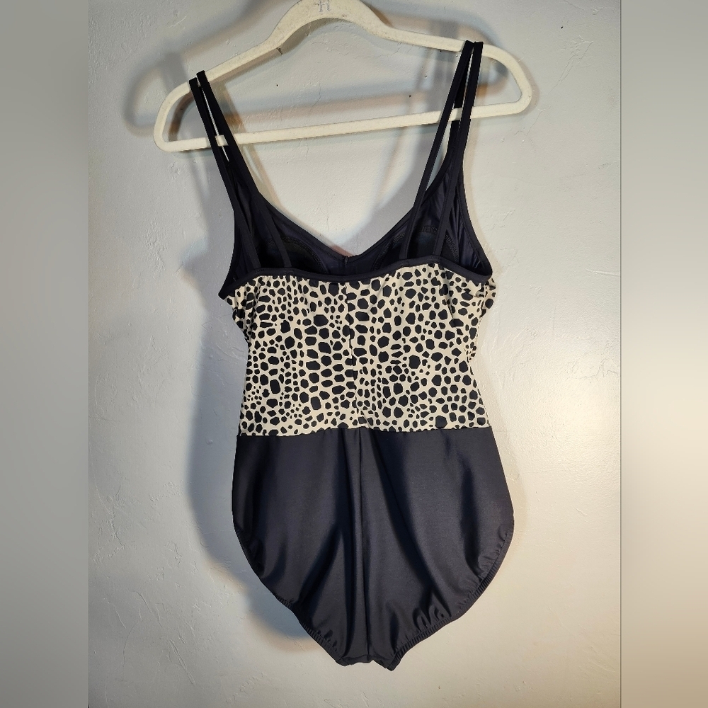 Miraclesuit Black and Tan Tummy Control One Piece Sz 12 - Picture 3 of 6